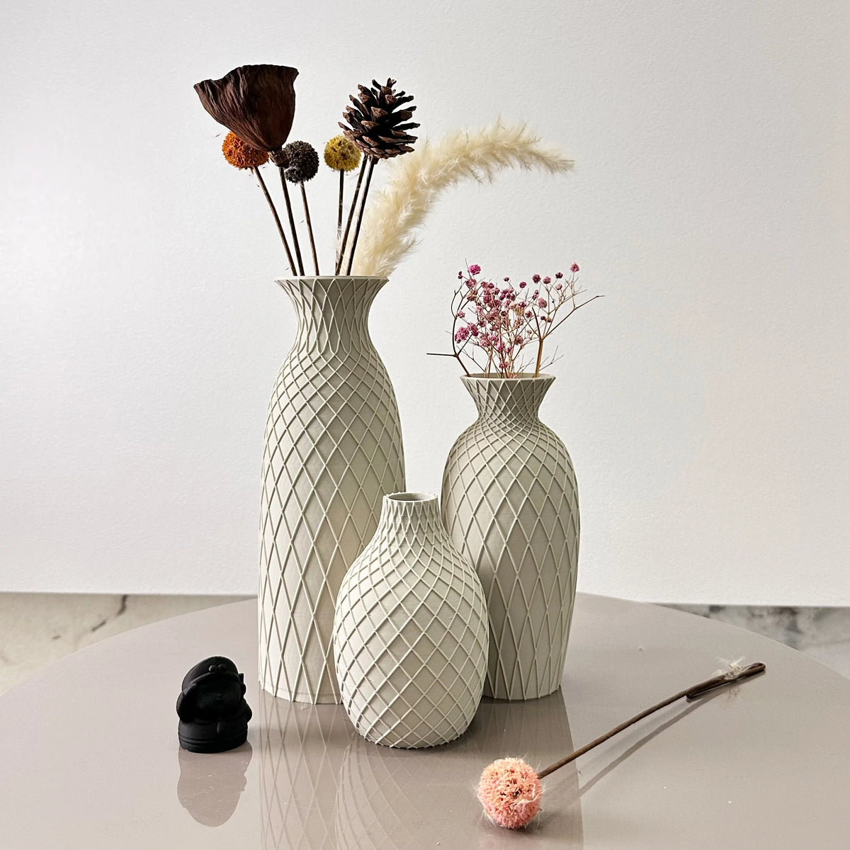 Zumi's 3-Piece Set of Spider Web Textured Vase