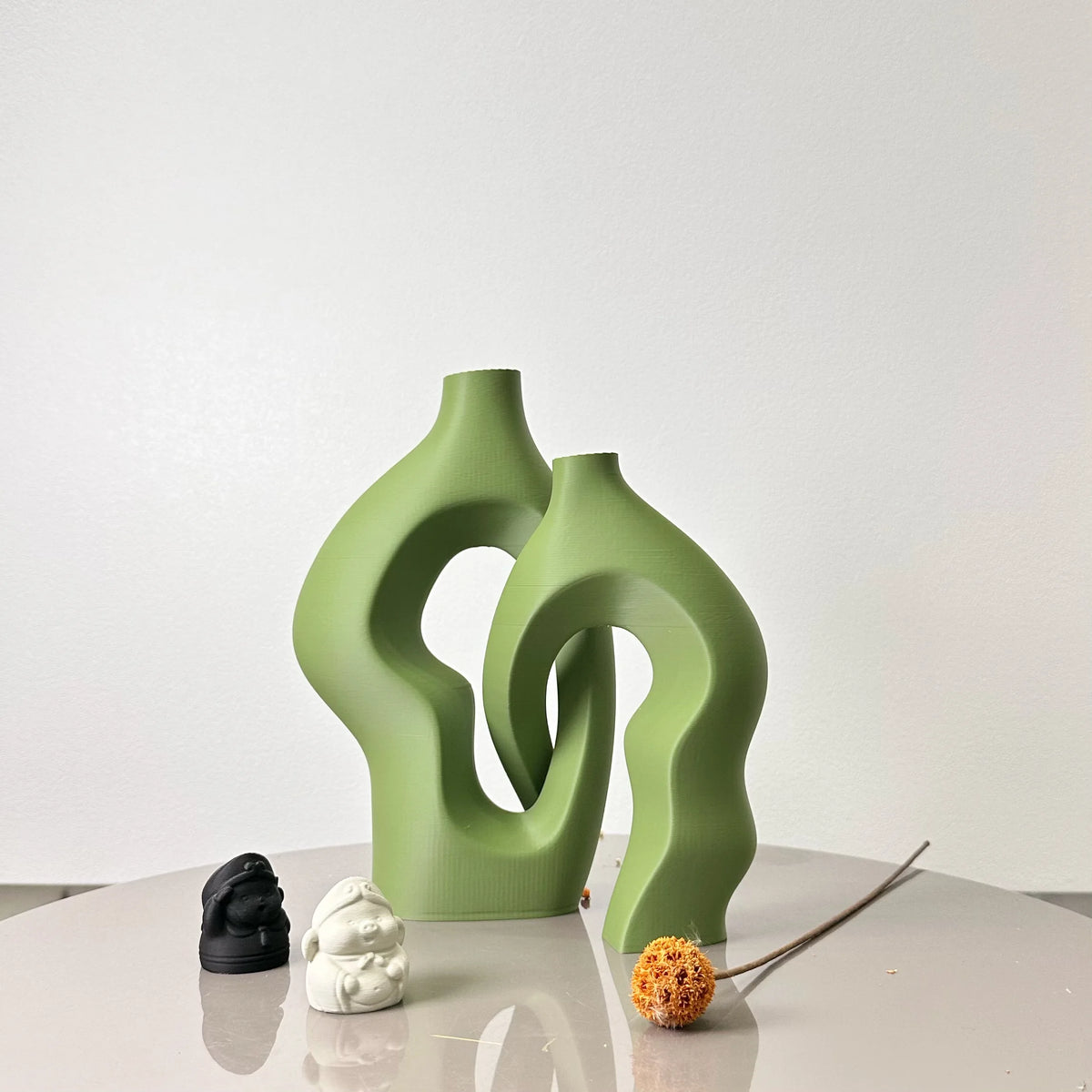 Zumi's 2-Piece Set Twisty Artistic Vases