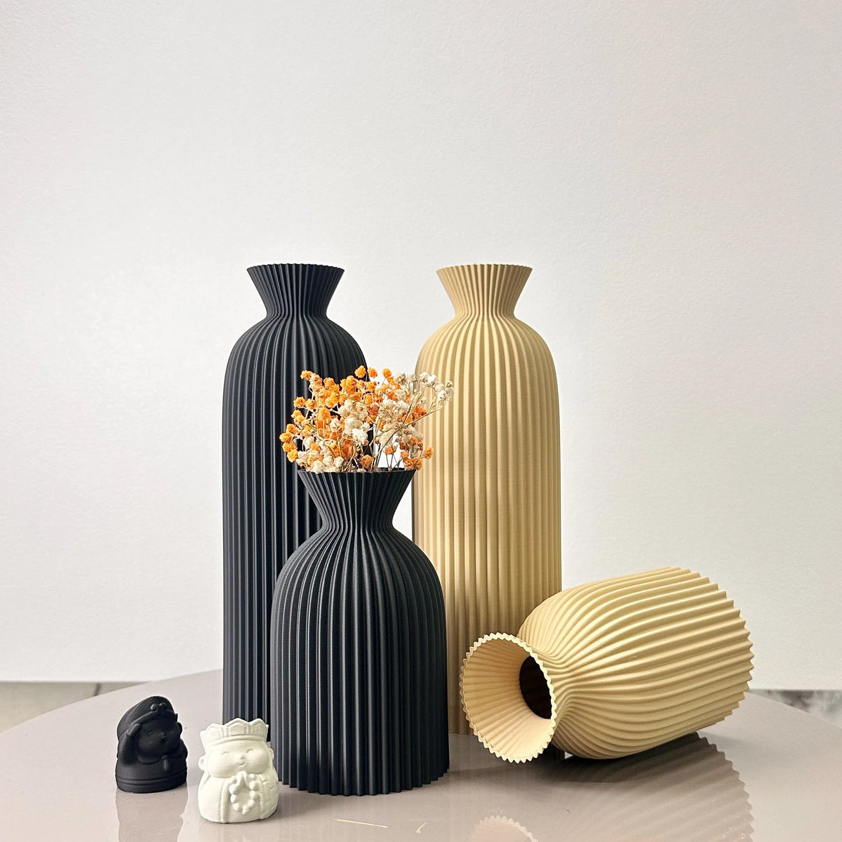 Zumi's 2-Piece Set of Wavy Art Dry Vase