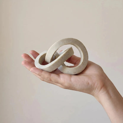 Zumi's Artistic Knot Minimalist