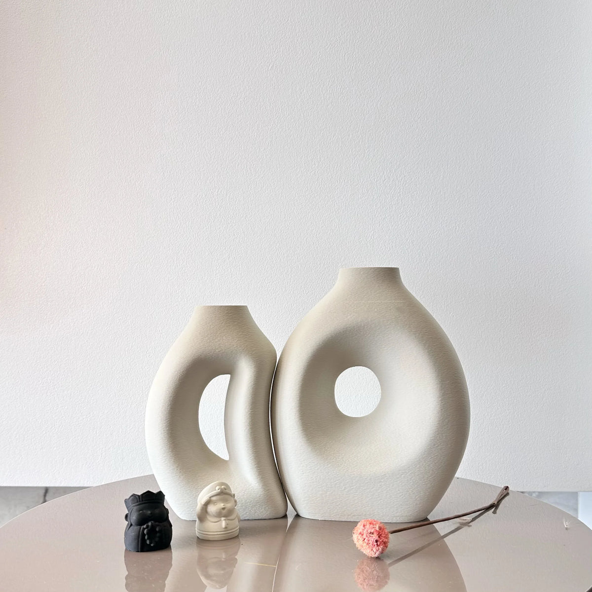 Zumi's 2-Piece Set of Sun and Moon Matching Vases