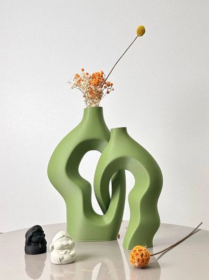 Zumi's 2-Piece Set Twisty Artistic Vases