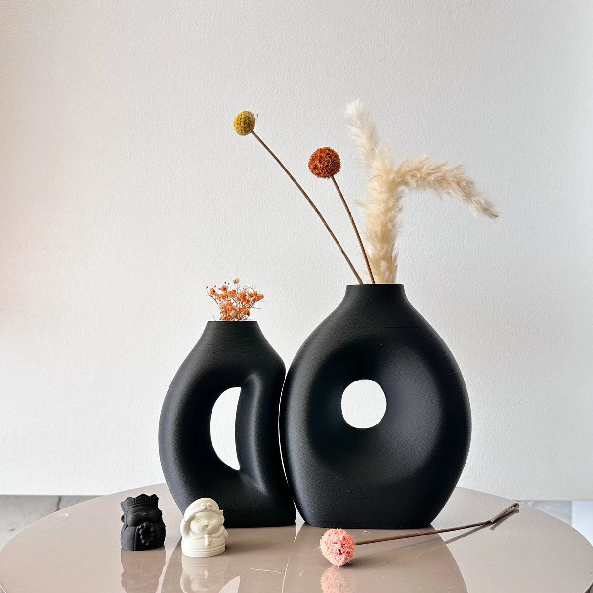 Zumi's 2-Piece Set of Sun and Moon Matching Vases