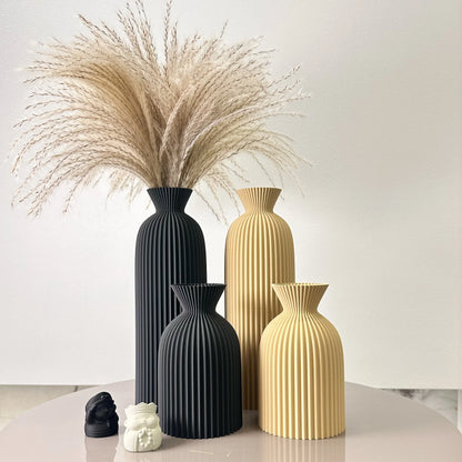 Zumi's 2-Piece Set of Wavy Art Dry Vase