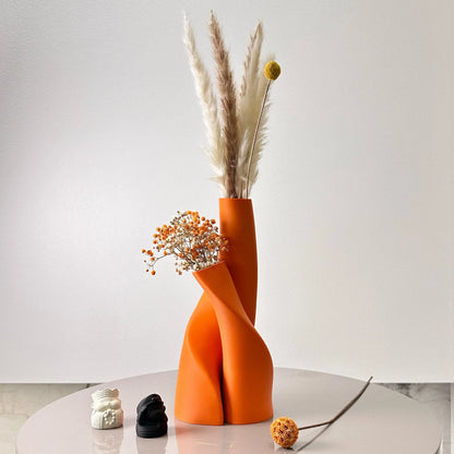 Zumi's 2-Piece Set of "Inseparable" Double Vase