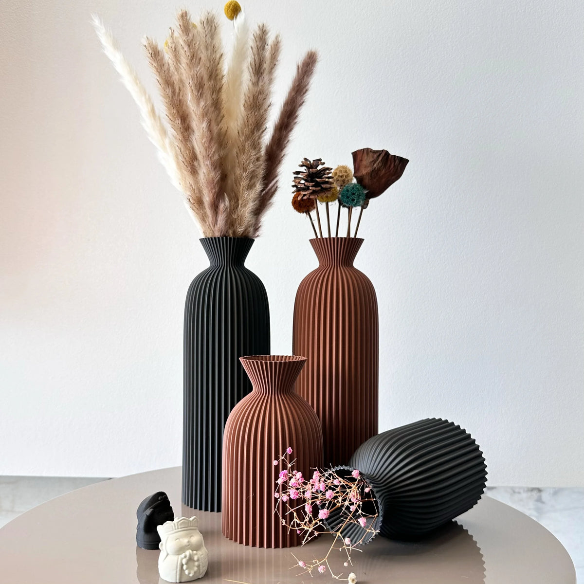 Zumi's 2-Piece Set of Wavy Art Dry Vase
