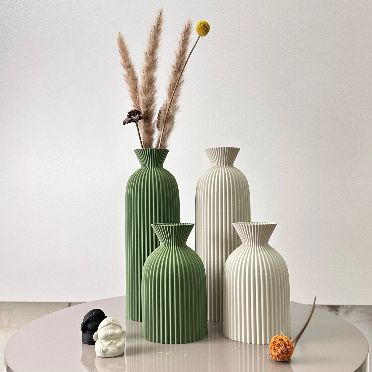 Zumi's 2-Piece Set of Wavy Art Dry Vase