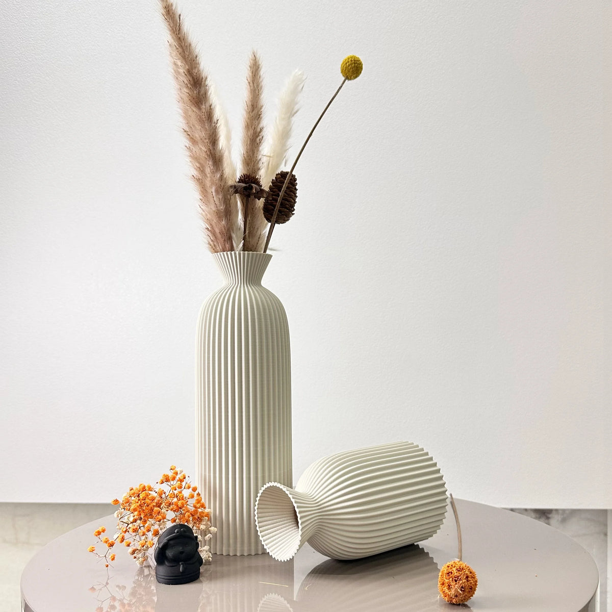 Zumi's 2-Piece Set of Wavy Art Dry Vase