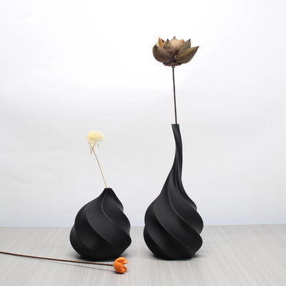 Zumi's Threaded Vase Set — Texture You Can Almost Feel (2-Piece)
