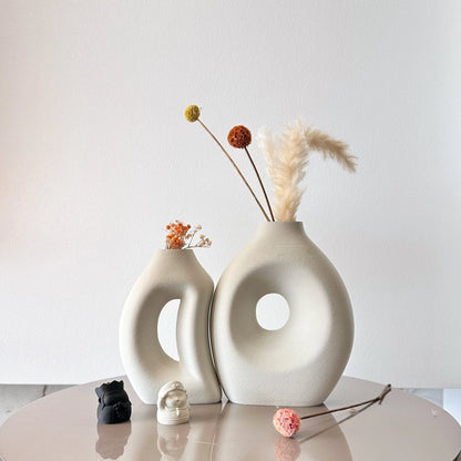 Zumi's 2-Piece Set of Sun and Moon Matching Vases