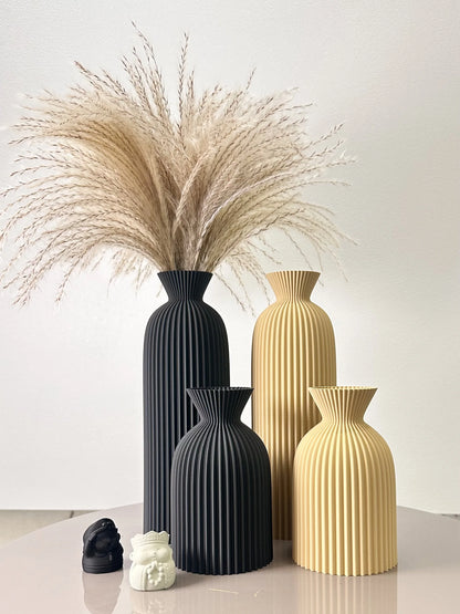 Zumi's 2-Piece Set of Wavy Art Dry Vase