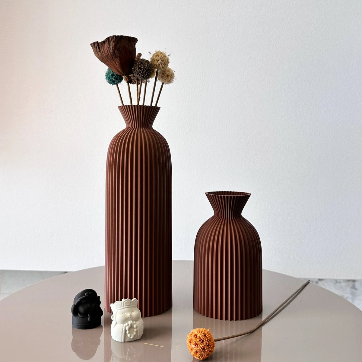 Zumi's 2-Piece Set of Wavy Art Dry Vase